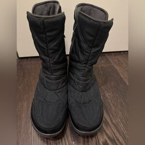 Columbia Black Quilted Winter Boots